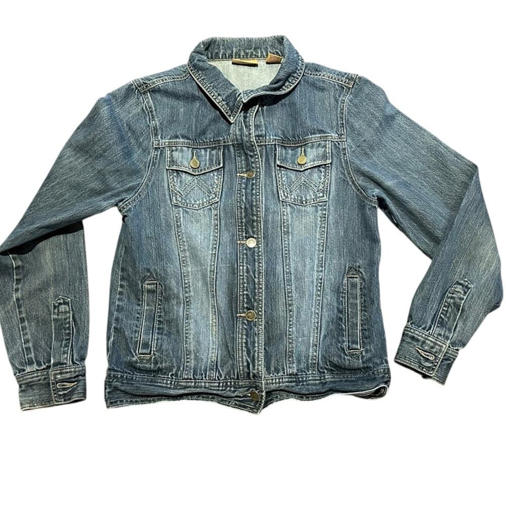 Wrangler Women’s Size Medium 100% Cotton Denim Jacket with W Pockets